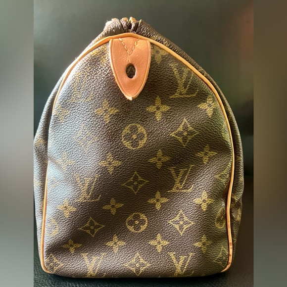 Auth Louis Vuitton Monogram Speedy 30 with Lock and Key - Picture 4 of 15